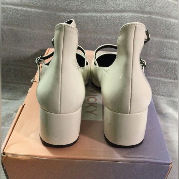 Lisa Vicky Patent Winter White Savvy V Block Heels Size 9M - Picture 4 of 11